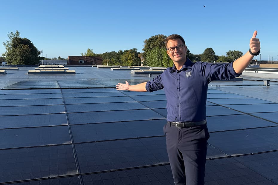 Fødevarebutik i Aarhus får solceller som en del af en national satsning på vedvarende energi